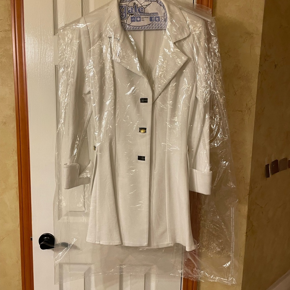 Elegant White Women's Jacket